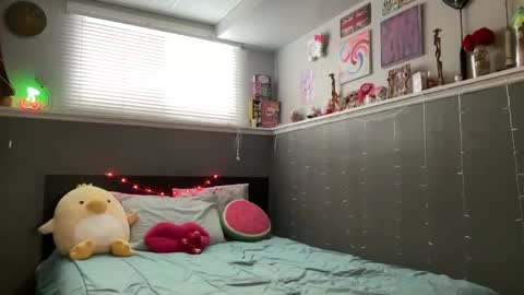 lau_mamacita online show from February 12, 2025, 7:02 pm