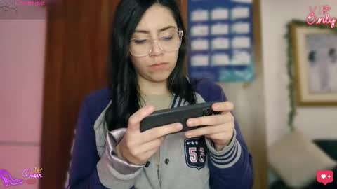 laujgray online show from March 31, 2026, 6:14 am