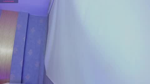 laulin_tay online show from June 8, 2026, 3:18 am