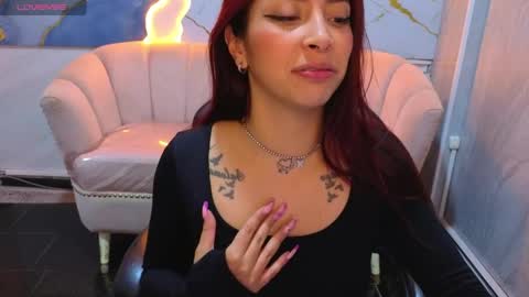 laura_b_ online show from May 3, 2026, 3:23 am