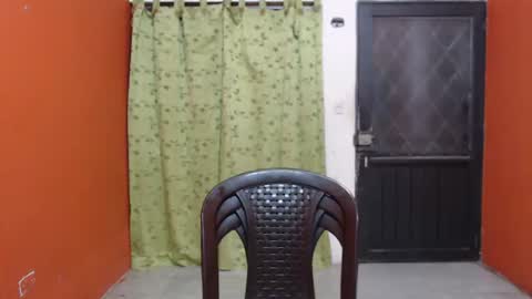 CALL ME LOVE  LAURA online show from January 18, 2025, 3:53 am