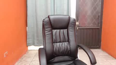 CALL ME LOVE  LAURA online show from February 18, 2025, 6:15 am