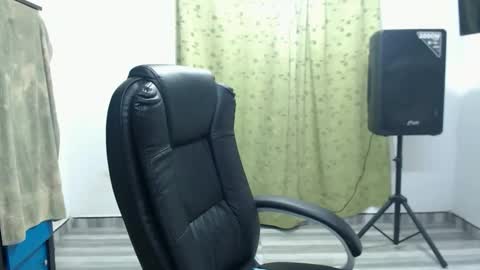 CALL ME LOVE  LAURA online show from May 12, 2026, 3:14 am