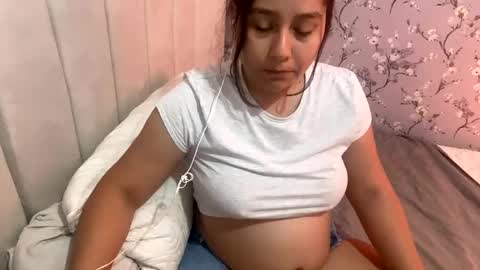 laura online show from February 12, 2025, 2:03 am