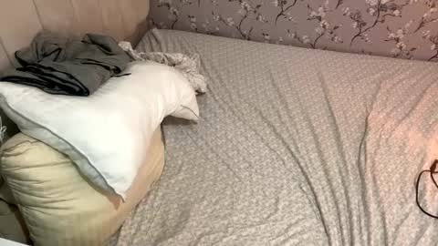 laura online show from February 28, 2025, 3:59 am