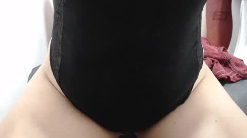  Laura  online show from November 2, 2025, 3:25 pm