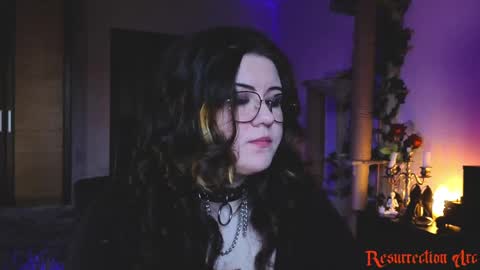 Miss Laura online show from June 3, 2026, 6:24 pm