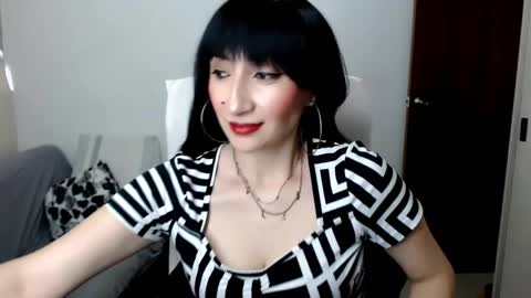 Laura online show from June 2, 2026, 9:50 pm