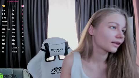 Laura online show from September 26, 2025, 2:21 pm