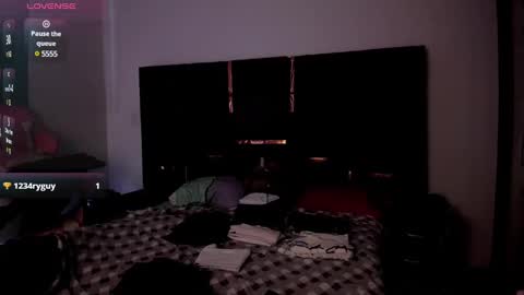 Laura Rose online show from February 26, 2025, 10:20 pm