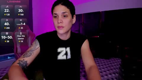 Laura Rose online show from March 5, 2025, 11:05 pm