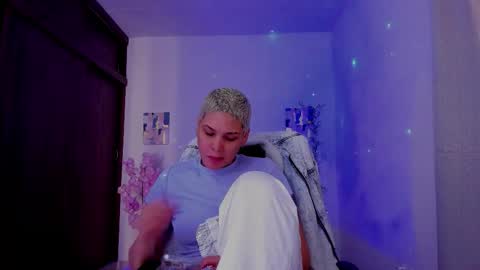 Laura Rose online show from September 26, 2025, 2:21 pm