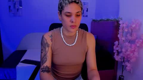 Laura Rose online show from November 4, 2025, 9:03 pm