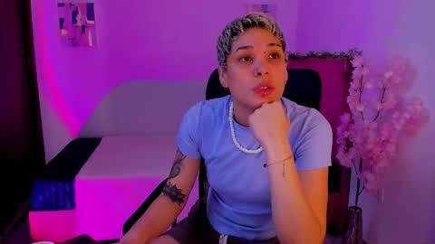 Laura Rose online show from November 5, 2025, 5:57 pm