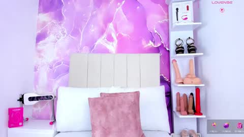 Laura Smith online show from February 14, 2025, 9:43 pm