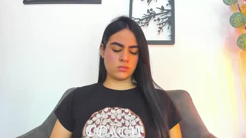 LAURA SOE online show from February 17, 2025, 5:43 pm