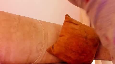 LAURA SOE online show from January 13, 2026, 12:21 pm