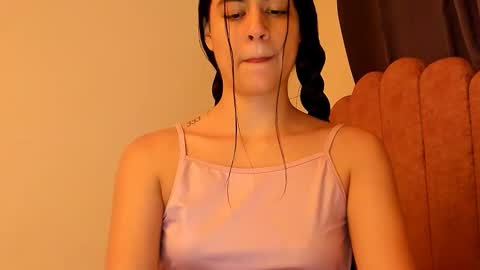 LAURA SOE online show from February 1, 2026, 10:41 pm