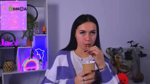 laura_sween online show from October 29, 2025, 8:43 pm