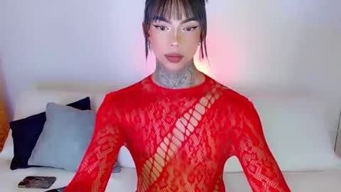 Laura online show from March 5, 2025, 1:42 am