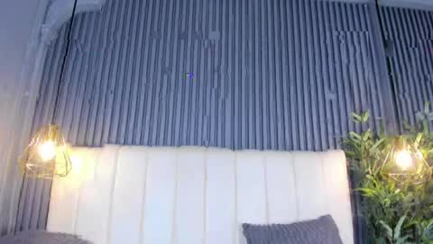 LauraCarther  online show from April 18, 2026, 7:58 pm