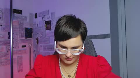 lauradavidsons online show from September 14, 2025, 7:18 am