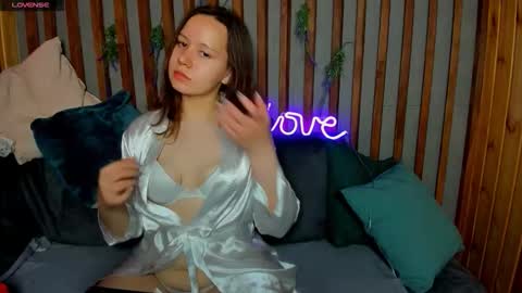 Snapshot of lauraellinss chatting on September 23, 2025, 9:01 am Laura online show from September 23, 2025, 9:01 am