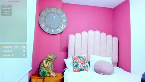 Laura Glowing online show from December 7, 2024, 1:07 pm