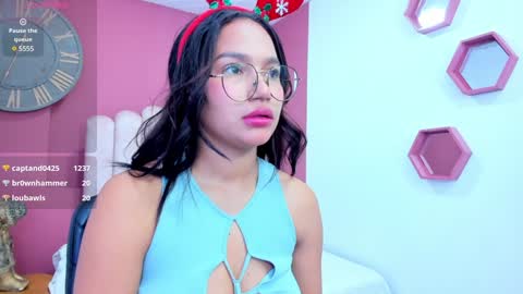 Laura Glowing online show from December 11, 2024, 9:19 am