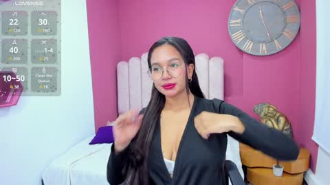 Laura Glowing online show from January 13, 2025, 3:12 am