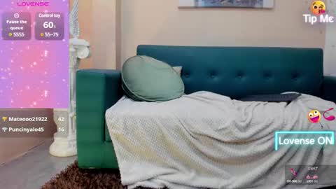 Laura Glowing online show from February 8, 2025, 6:22 am