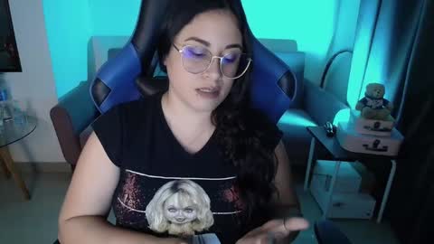 Snapshot of laurahawkes chatting on December 15, 2024, 12:18 am laura online show from December 15, 2024, 12:18 am