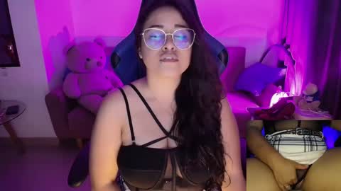 Snapshot of laurahawkes chatting on March 1, 2025, 5:31 am laura online show from March 1, 2025, 5:31 am