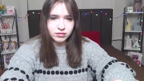 LauraHlot online show from February 9, 2025, 6:05 pm