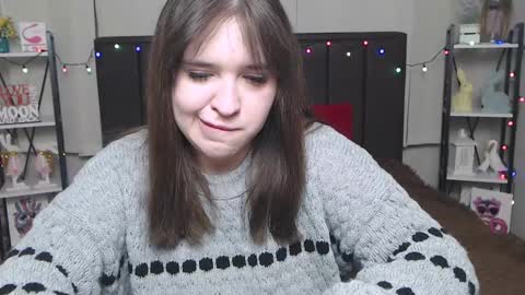 LauraHlot online show from February 9, 2025, 9:06 pm