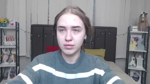 LauraHlot online show from September 29, 2025, 5:56 am