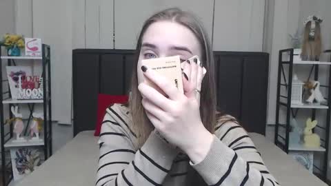 LauraHlot online show from December 5, 2025, 6:26 pm