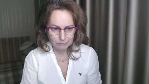 Lauraoven1 online show from January 5, 2025, 4:38 pm