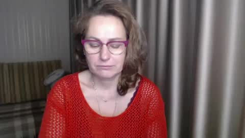 Lauraoven1 online show from January 10, 2025, 7:00 pm