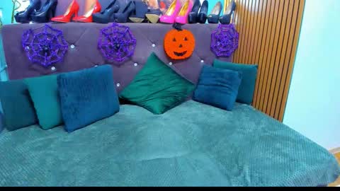 Laura online show from October 28, 2025, 5:11 am