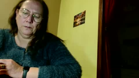 laureanne online show from December 8, 2024, 7:54 pm