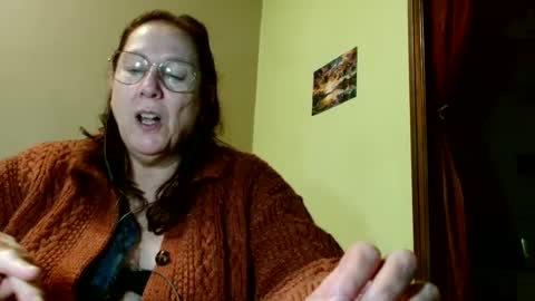 laureanne online show from December 19, 2024, 8:44 pm