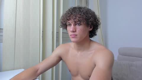 Snapshot of laureent__ chatting on December 15, 2024, 9:03 am Laureent online show from December 15, 2024, 9:03 am
