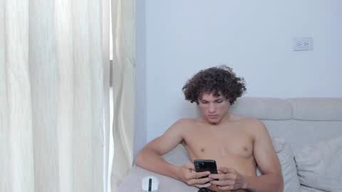 Snapshot of laureent__ chatting on December 29, 2024, 7:22 pm Laureent online show from December 29, 2024, 7:22 pm