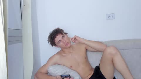 Snapshot of laureent__ chatting on January 29, 2025, 3:54 am Laureent online show from January 29, 2025, 3:54 am