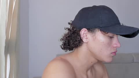 Snapshot of laureent__ chatting on January 29, 2025, 6:28 pm Laureent online show from January 29, 2025, 6:28 pm