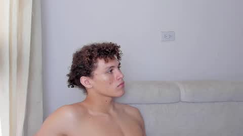 Snapshot of laureent__ chatting on February 12, 2025, 1:06 pm Laureent online show from February 12, 2025, 1:06 pm