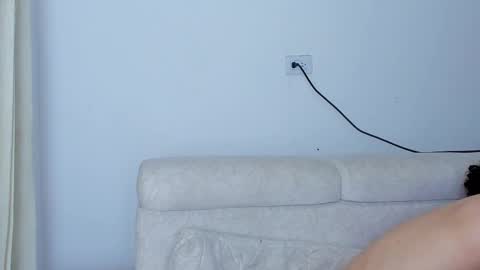 Snapshot of laureent__ chatting on February 15, 2025, 8:11 am Laureent online show from February 15, 2025, 8:11 am