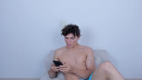 Snapshot of laureent__ chatting on March 2, 2025, 10:03 am Laureent online show from March 2, 2025, 10:03 am
