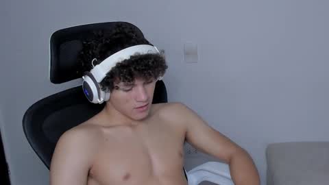 Laureent online show from October 30, 2025, 9:48 pm